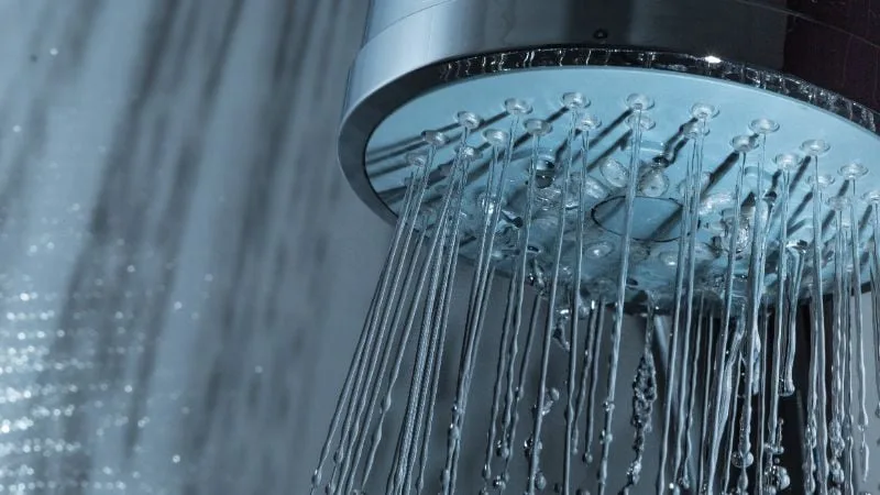 Clean high-pressure shower flow